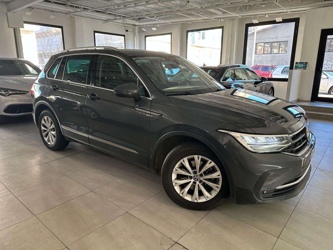 Volkswagen Tiguan Tiguan 2021 2.0 tdi Life 150cv imagem 2