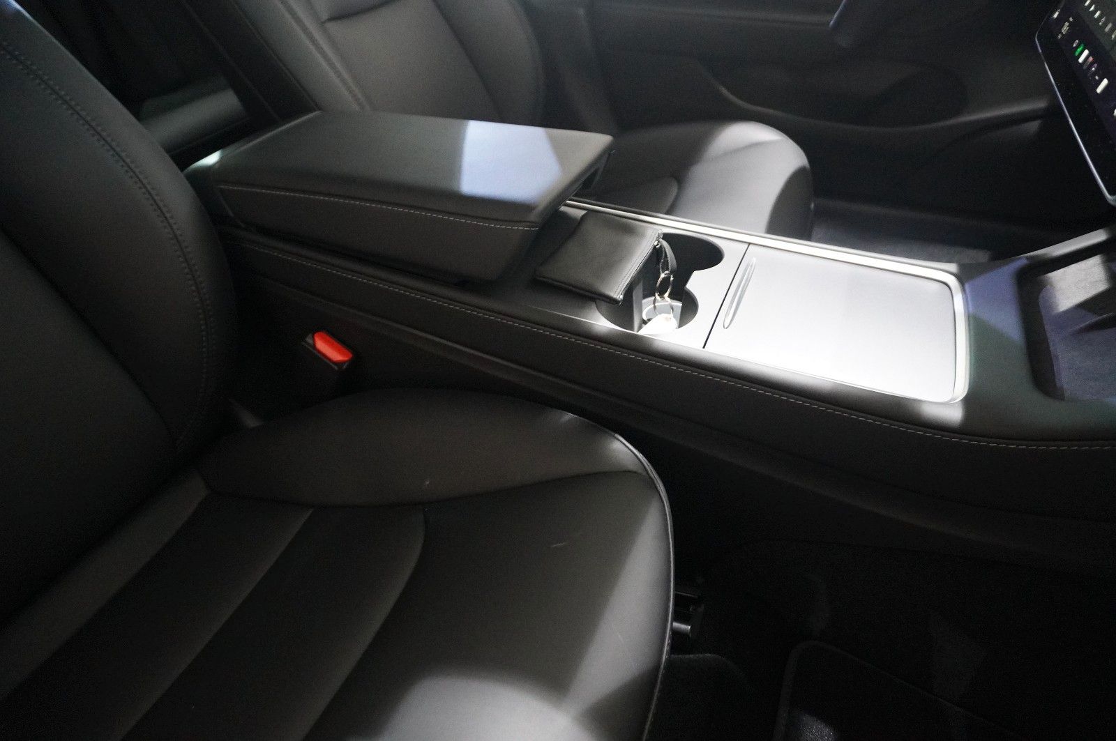 Fahrzeugabbildung Tesla Model 3 LONGRANGE DUAL-MOTOR NAVI/KAMERA/SHZ/AMD