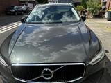 Volvo XC60 B4 D Momentum Geartronic Momentum - gebrauchte Volvo XC60 aus dem Jahr 2021