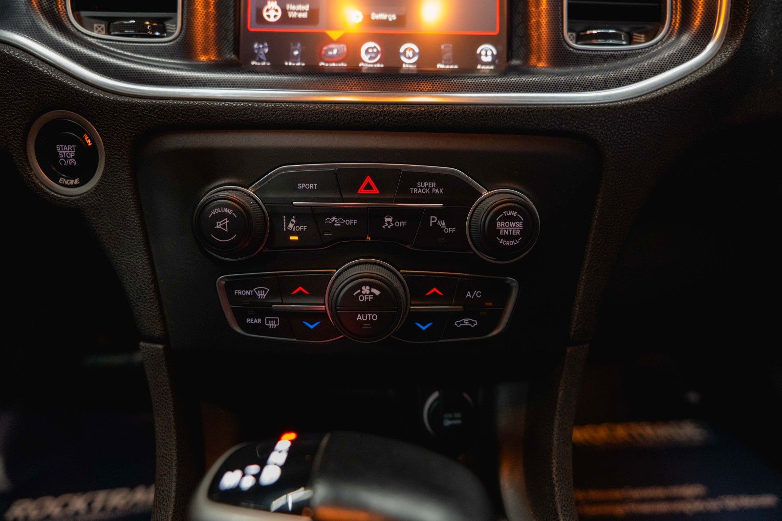 Fahrzeugabbildung Dodge Charger 5.7 V8 HEMI R/T+ Full Options *ACC*LED*
