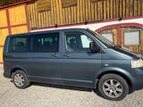 Volkswagen T5 Caravelle - gebrauchte VW T5 Caravelle aus dem Jahr 2005