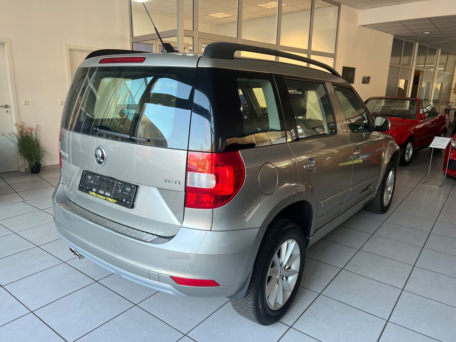 Fahrzeugabbildung SKODA Yeti 2.0 TDI Ambition * KAMERA *