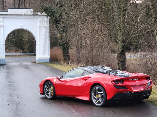 Ferrari F8 tributo deutsch 1.Hand!