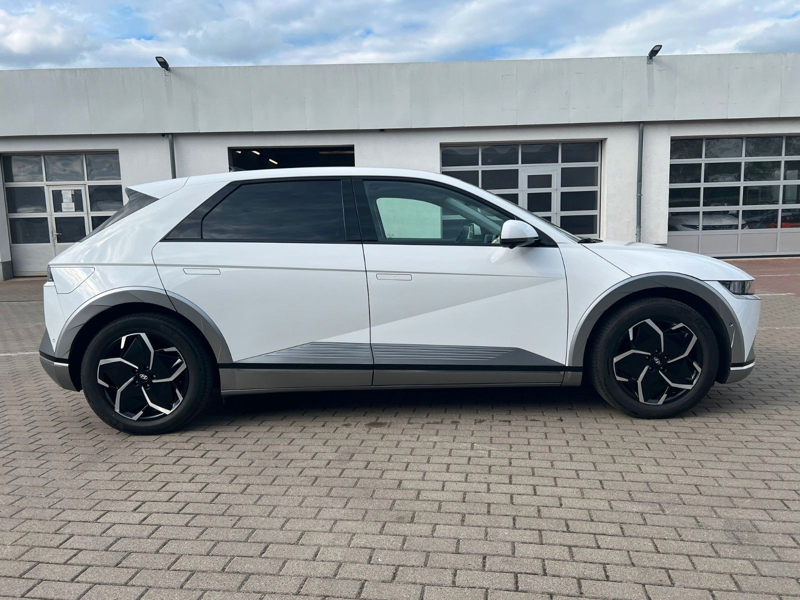 Fahrzeugabbildung Hyundai IONIQ 5 Uniq *RW507KM*HeadUp*Totwinkel*ACC*360°