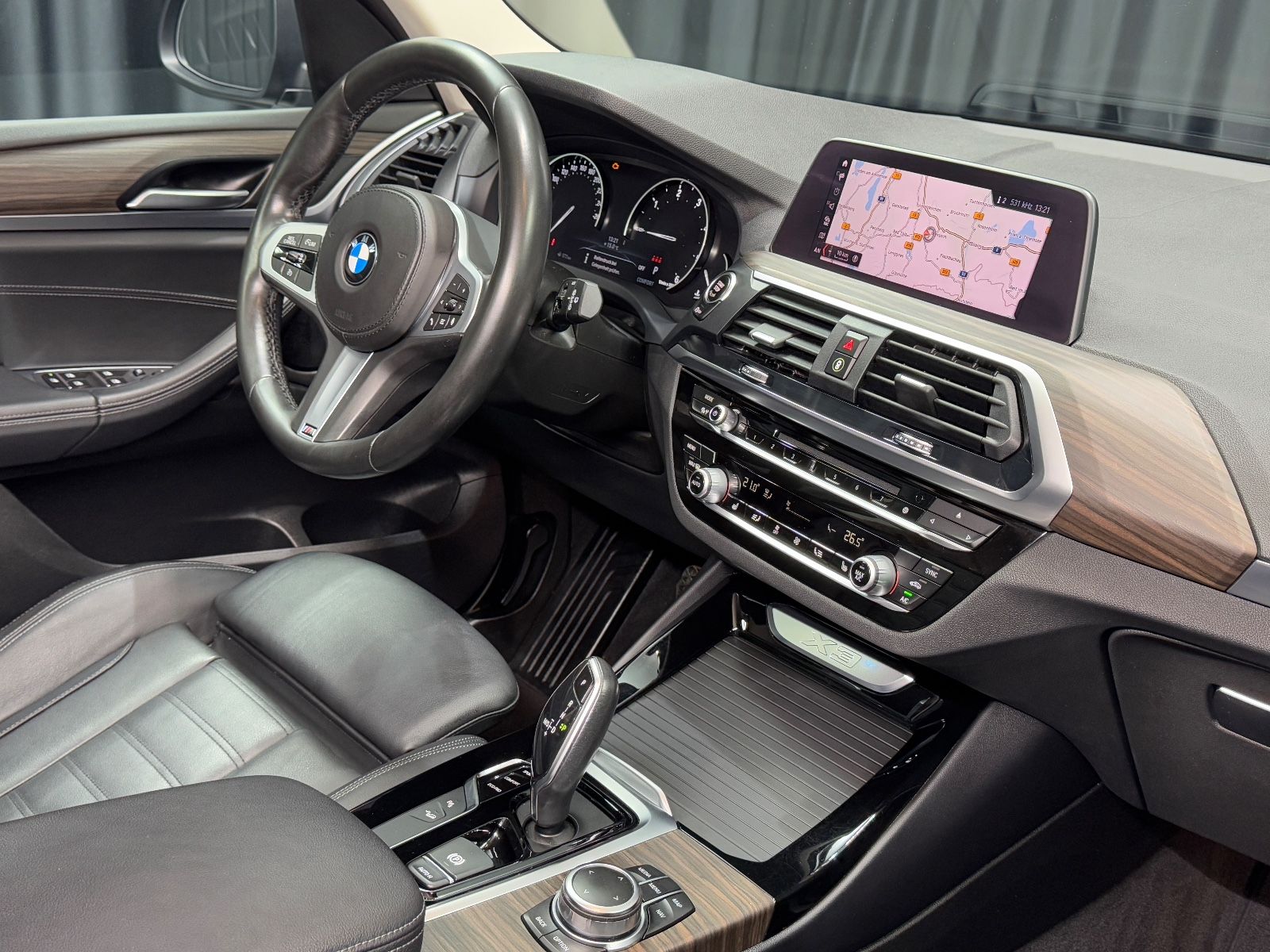 Fahrzeugabbildung BMW X3 xDrive 20d|LEDER|NAVI|M-SPORT 19 ZOLL|AHK