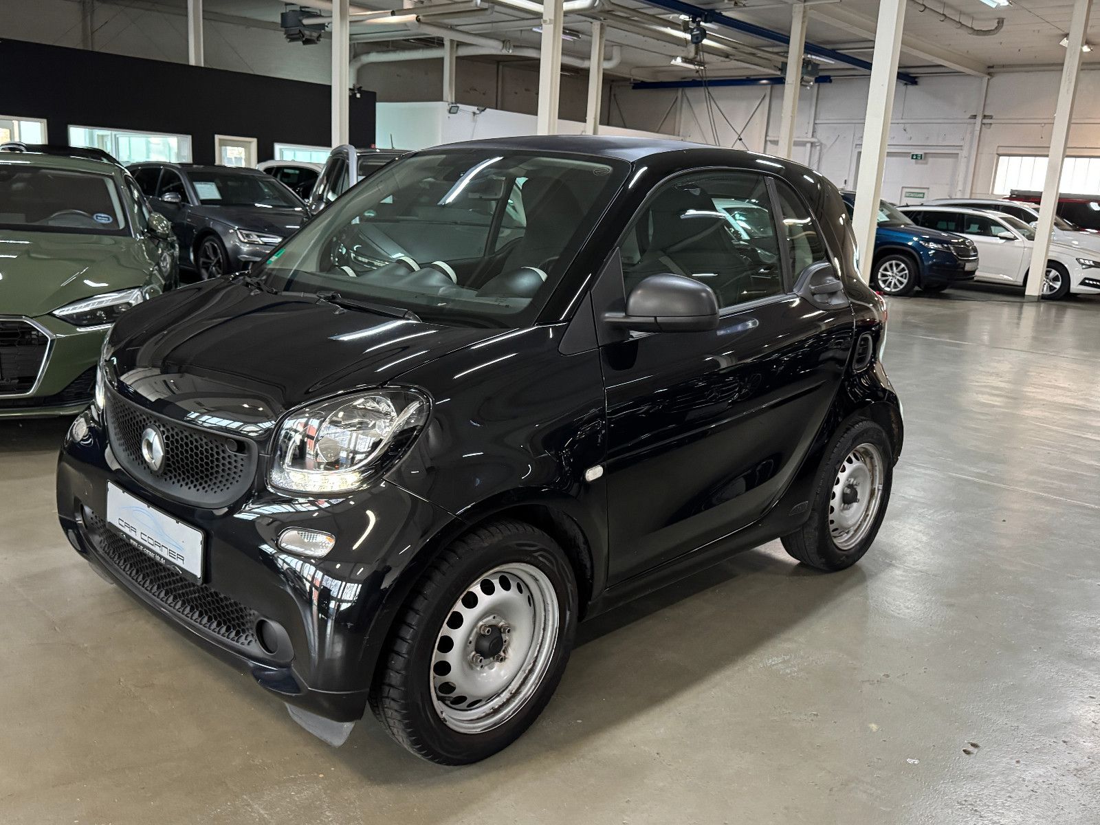 Fahrzeugabbildung Smart ForTwo Coupe 52 KW FACELIFT TEMPOMAT KLIMA SHZT