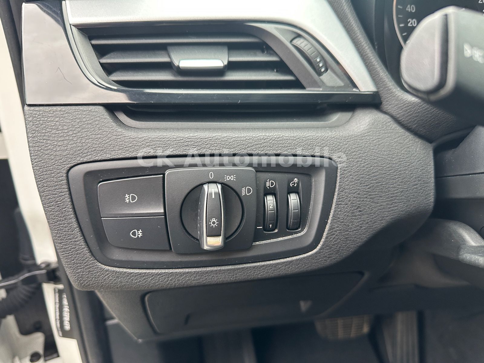 Fahrzeugabbildung BMW X1 sDrive 18d Automatik/Navi Plus/Head-Up/PDC