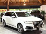 Audi Q7 3.0 TDI quattro S-Line Selection - Audi Q7 mit Diesel-Antrieb: Scheckheftgepflegt