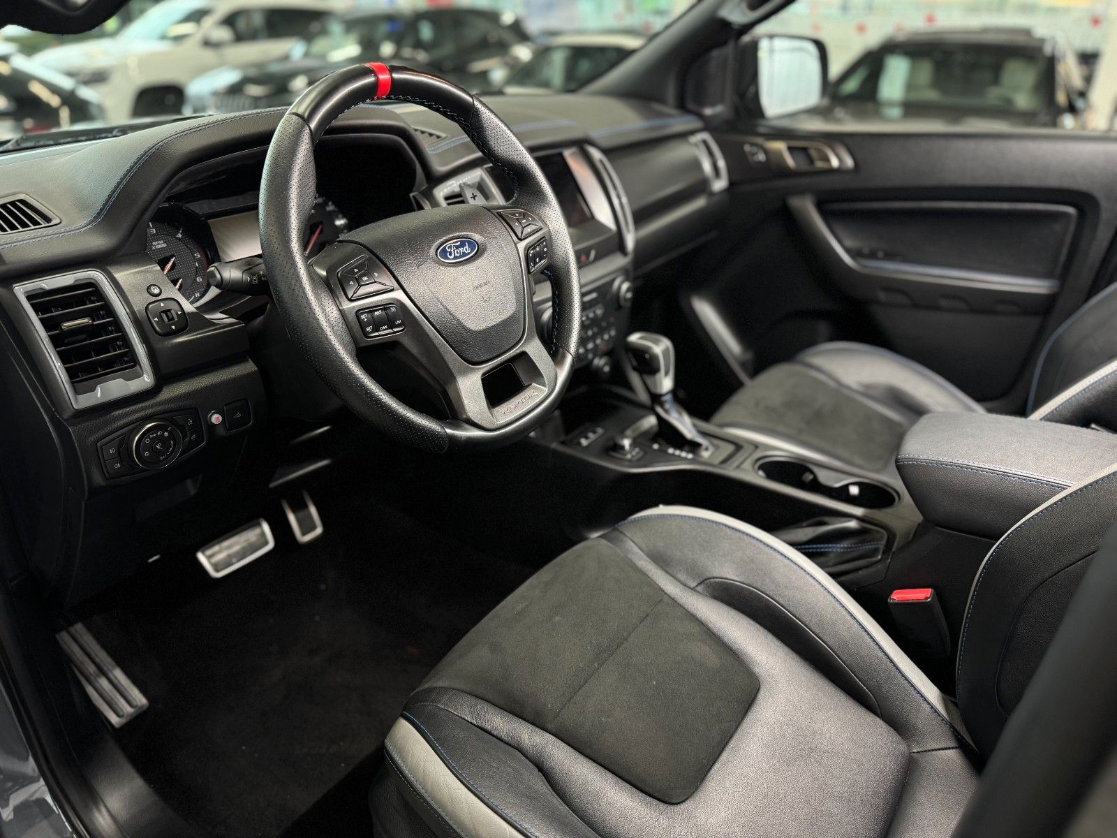 Fahrzeugabbildung Ford Ranger 2.0TDCi Panther Raptor DoKa 4x4 Standhzg.