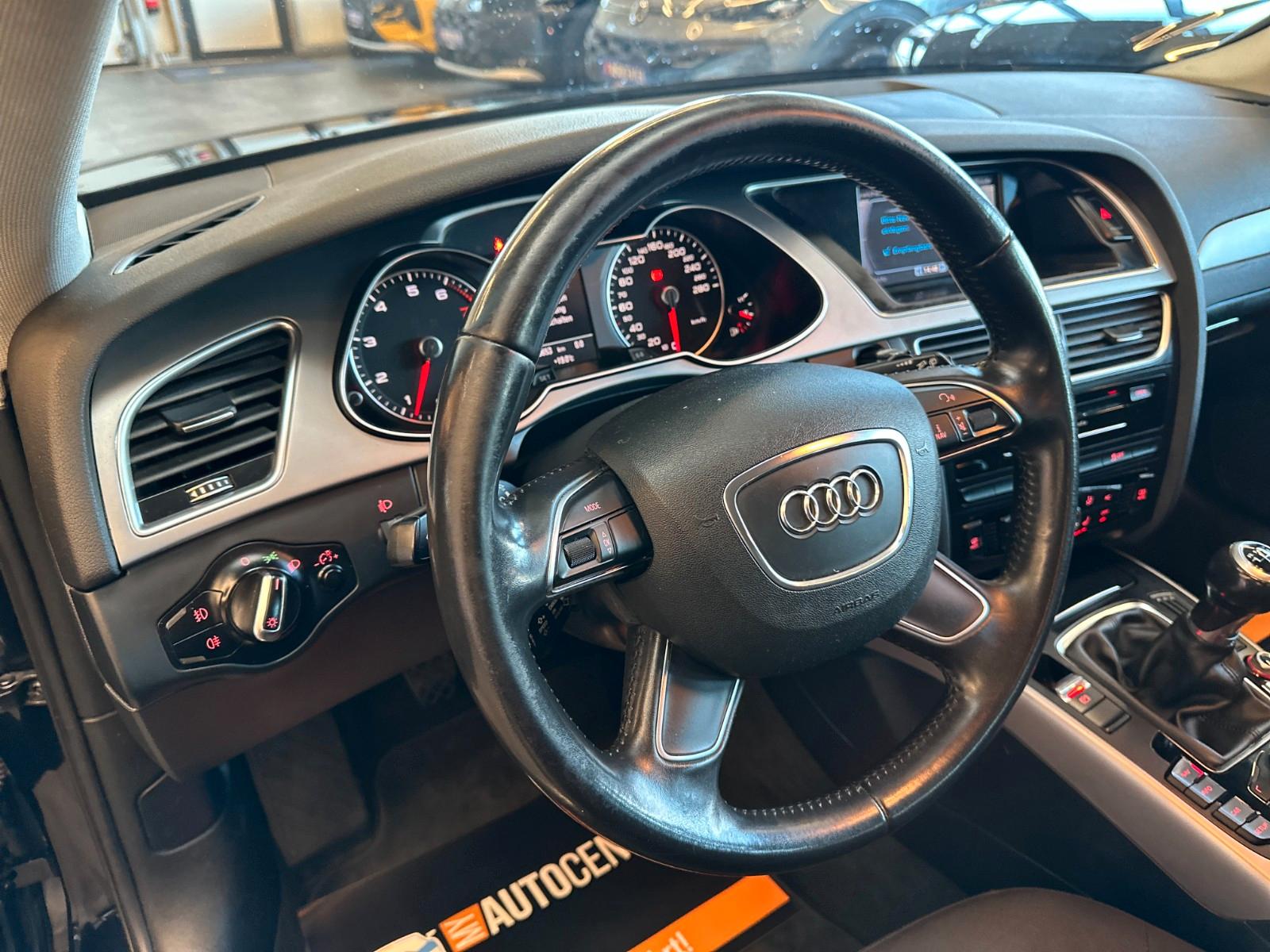 Audi A4 2013 — photo 9