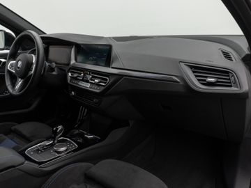 Fahrzeugabbildung BMW 120i M Sport Pro Kamera DAB HiFi AHK Lenkrhz 19"