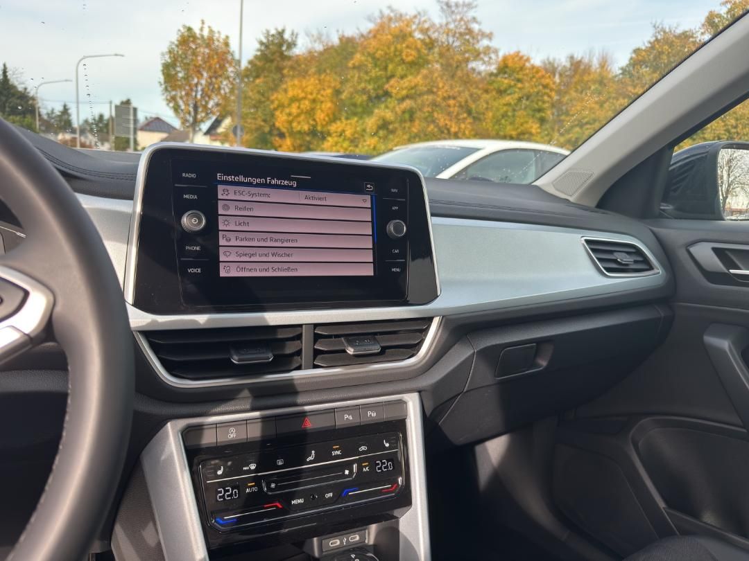 Fahrzeugabbildung Volkswagen T-ROC Life GOAL 1.5 l TSI OPF 110 kW (150 PS) 7-