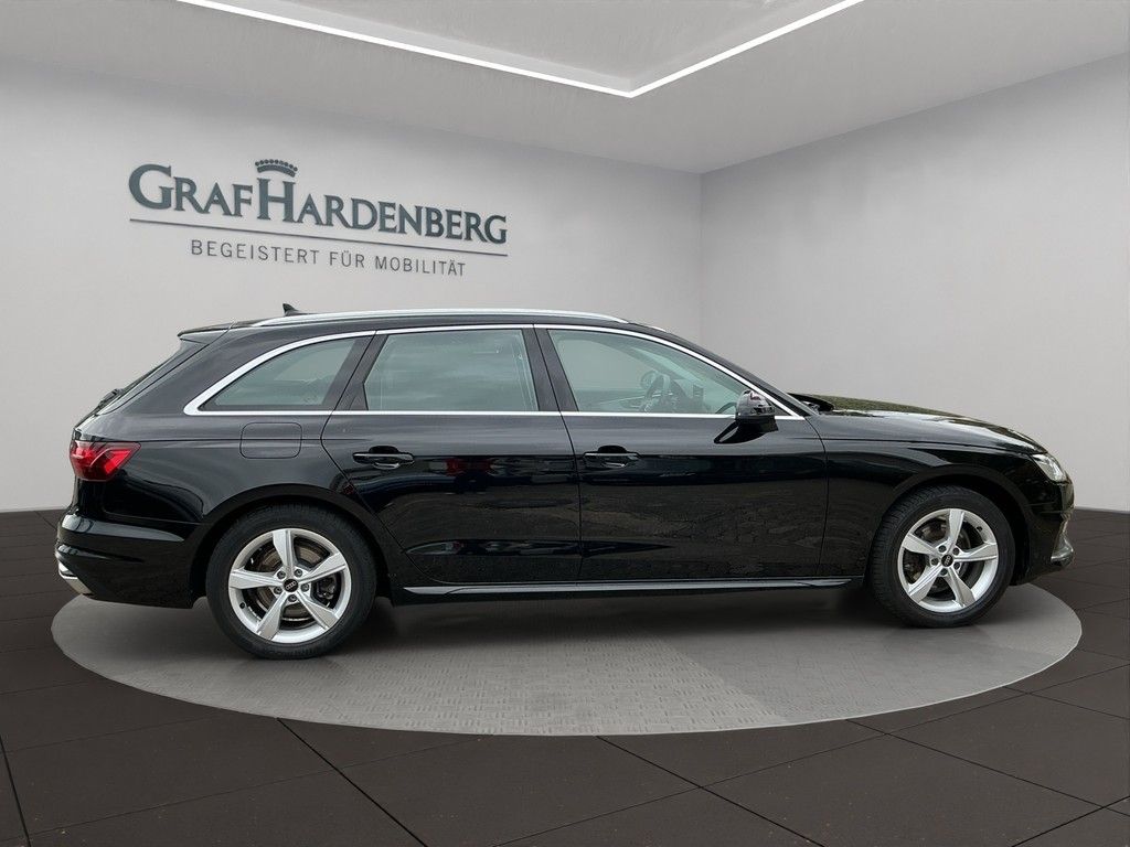 AUDI A4 2024