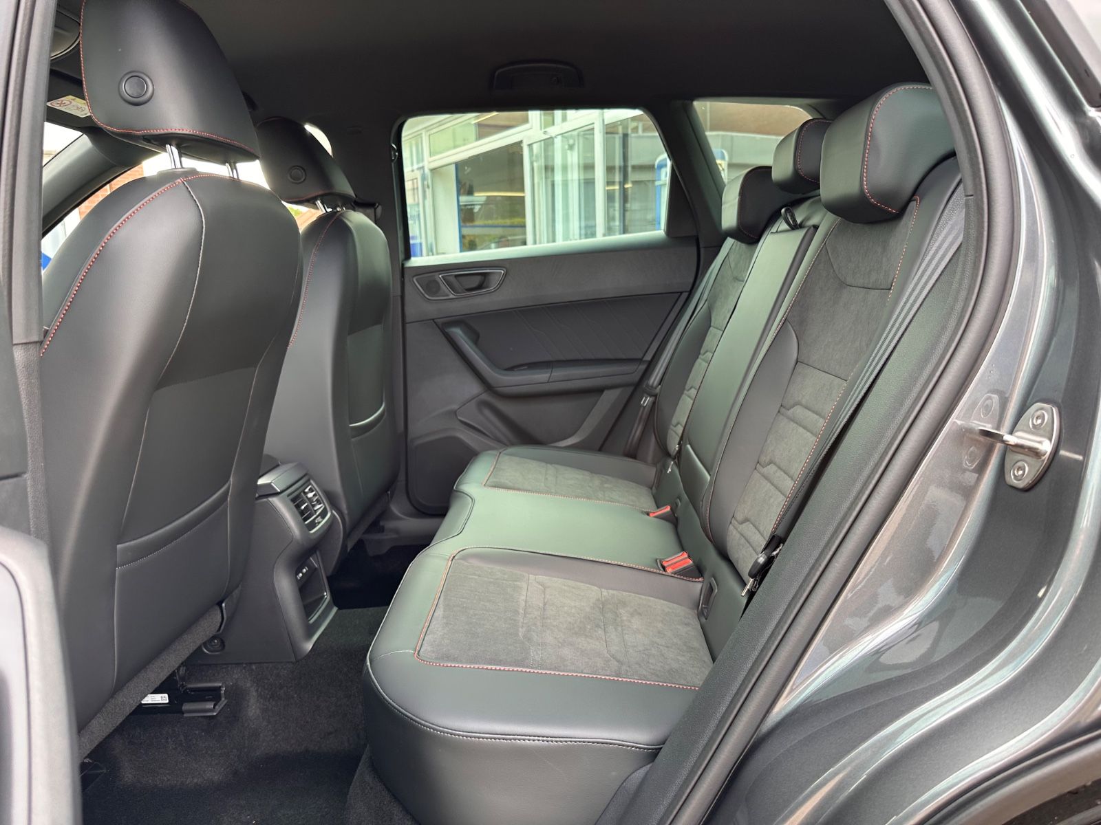 Fahrzeugabbildung SEAT Ateca FR 1.5 TSI DSG ACC/NAVI/LED/PDC/eHeck/SHZ