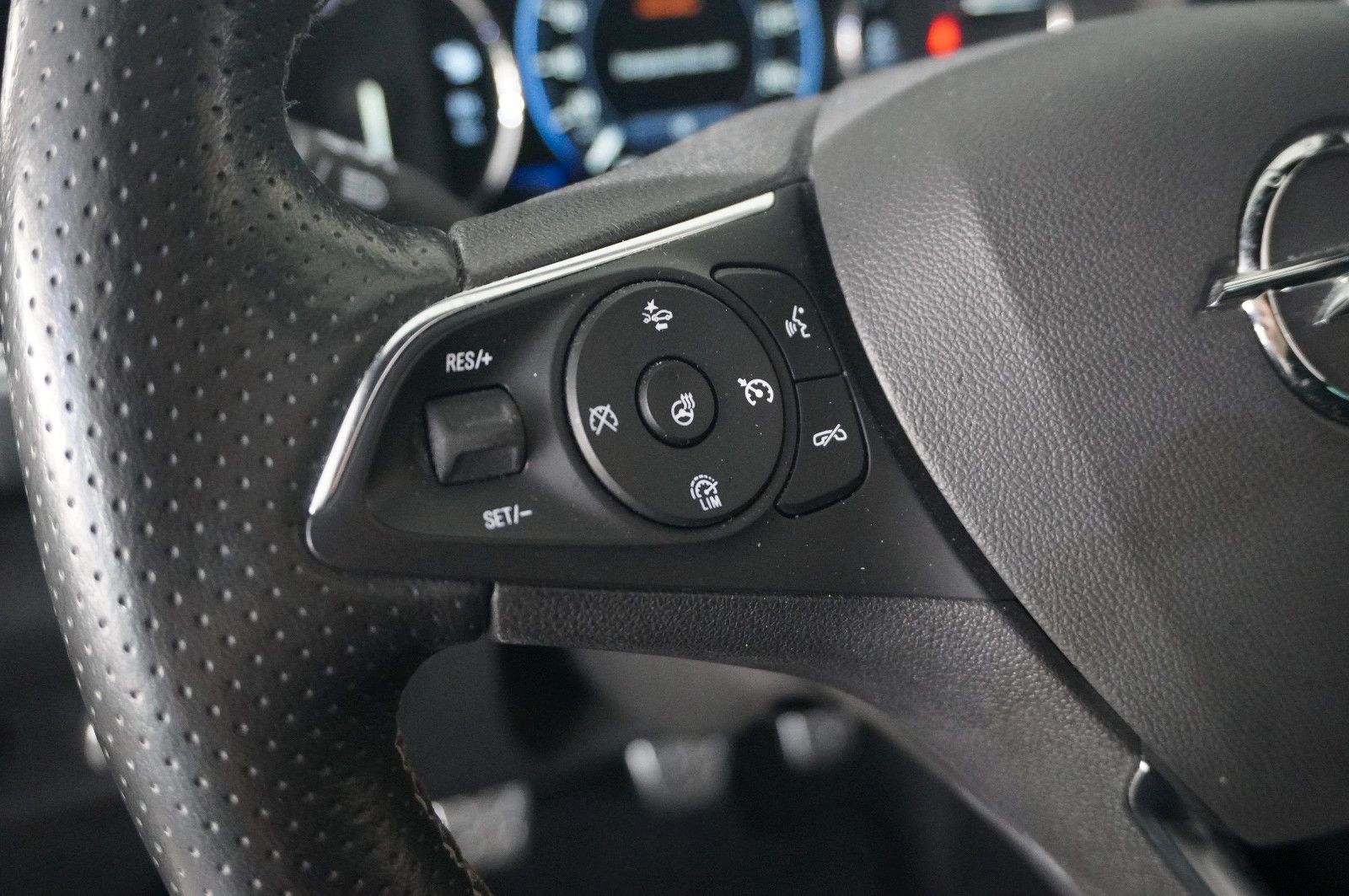 Fahrzeugabbildung Opel Insignia B ST 2.0D ULTIMATE NAVI/OPC/KAMERA/AHK
