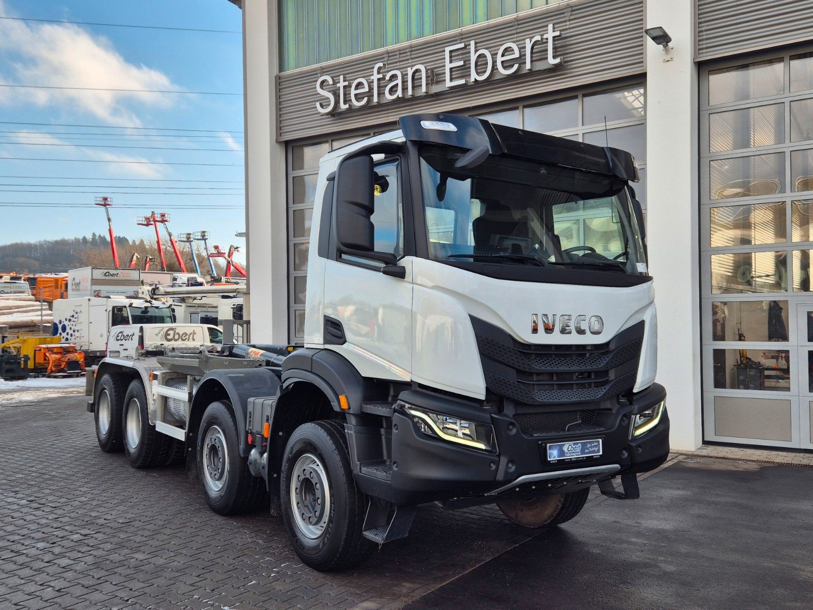 Fahrzeugabbildung Iveco X-Way 480 8x4 Abrollkipper