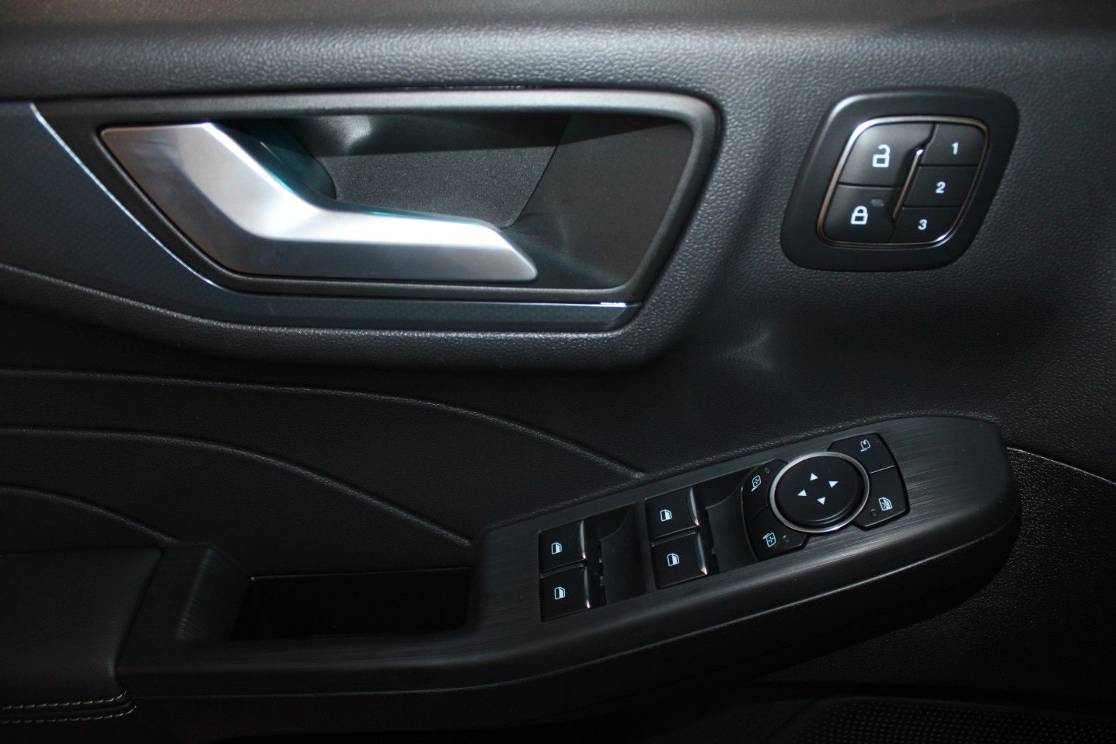 Fahrzeugabbildung Ford Kuga 2.5 Duratec FHEV BlueCruise Edition SOFORT