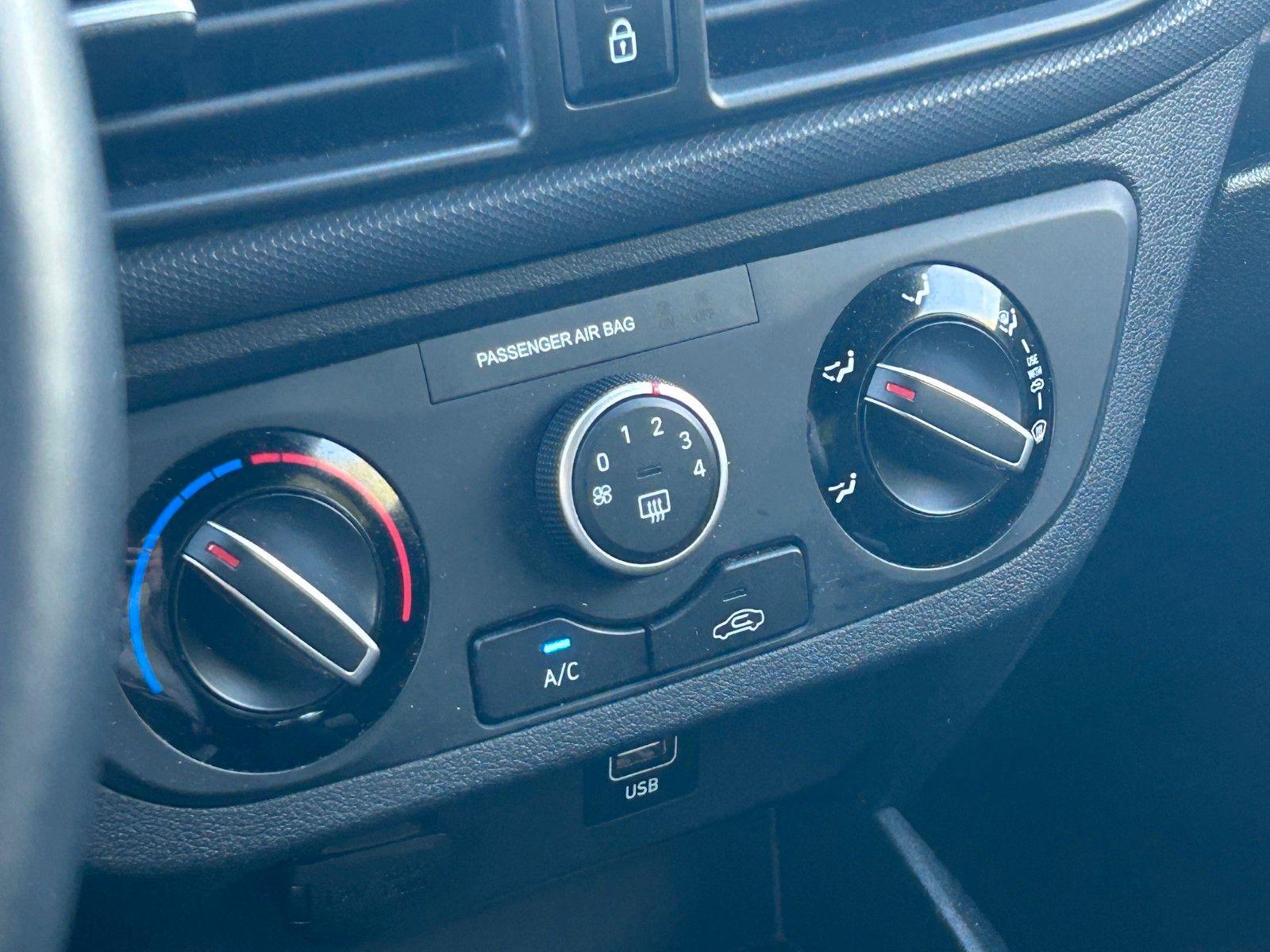 Fahrzeugabbildung Hyundai i10 1.0 Connect & Go *Navi*Klima*CarPlay*Kamera*