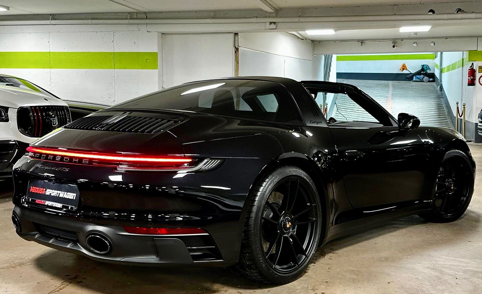 Fahrzeugabbildung Porsche 992 TARGA 4 GTS SPORTDESIGN CARBON LIFT FULL