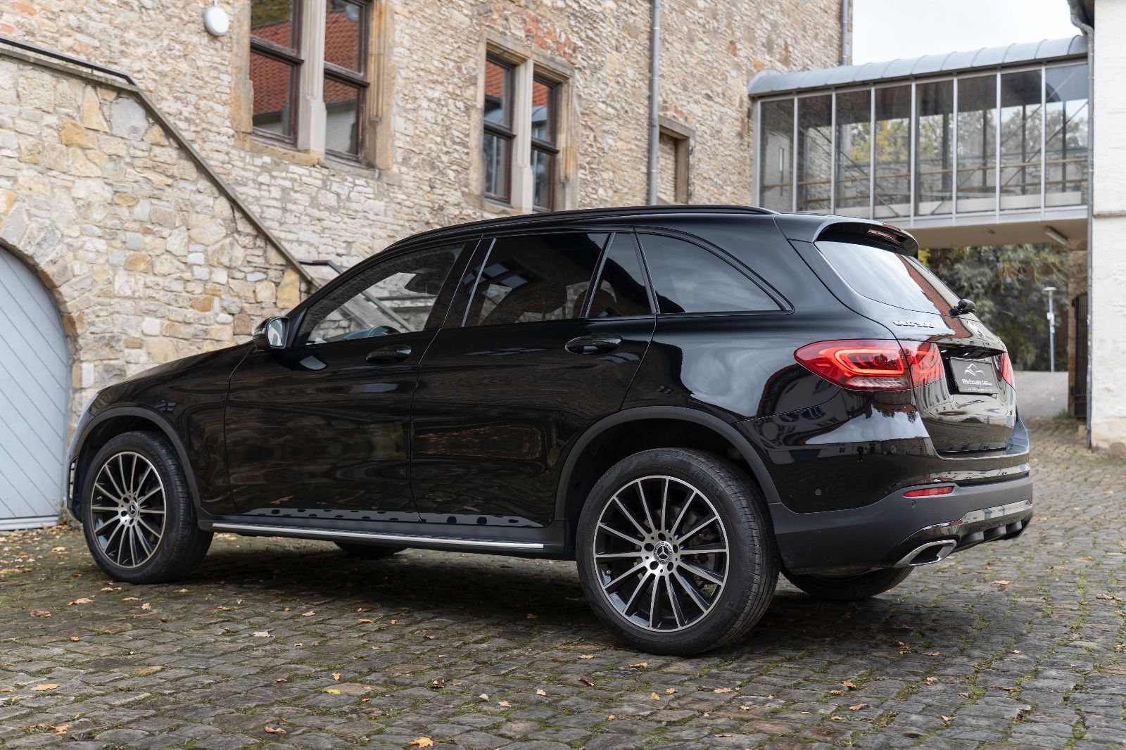 Fahrzeugabbildung Mercedes-Benz GLC 300 4Matic 360° LED TOTW PANO
