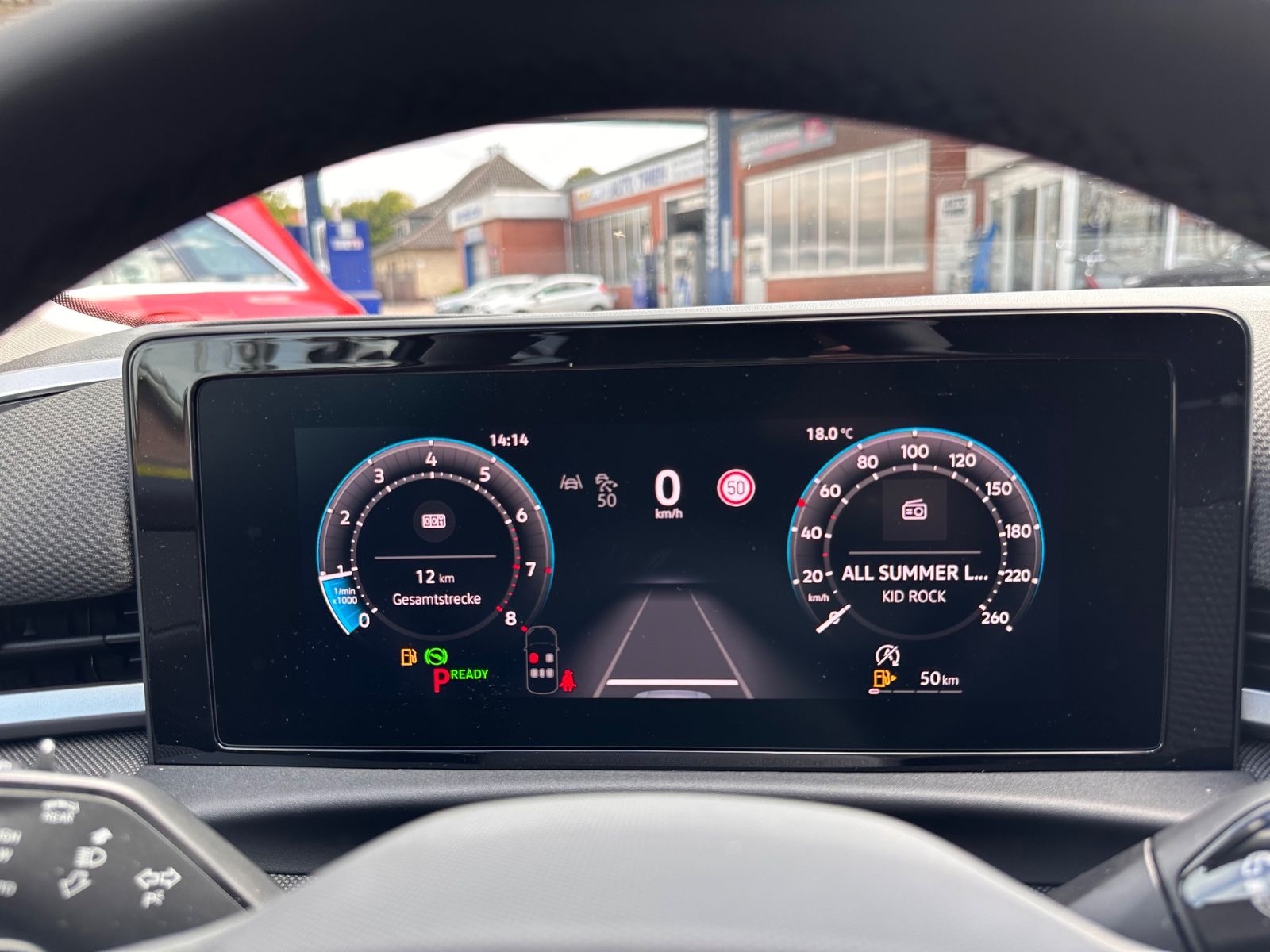 Fahrzeugabbildung Volkswagen T-Roc 1.5 eTSI DSG Life APP/ACC/LED/SHZG/PDC