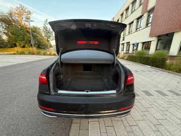 Audi A8 - 7