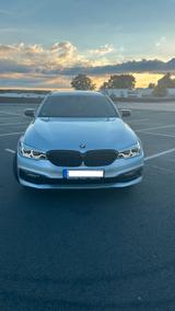 BMW 520d xDrive Touring  LED+Panorama +AHK - silberne BMW 520