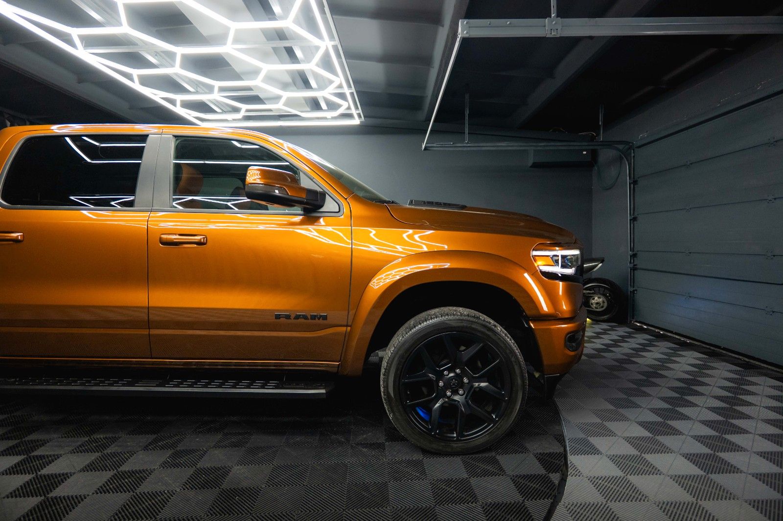 Fahrzeugabbildung Dodge RAM 5.7 V8 HEMI 4x4 COPPERHEAD Offroad LONGBED