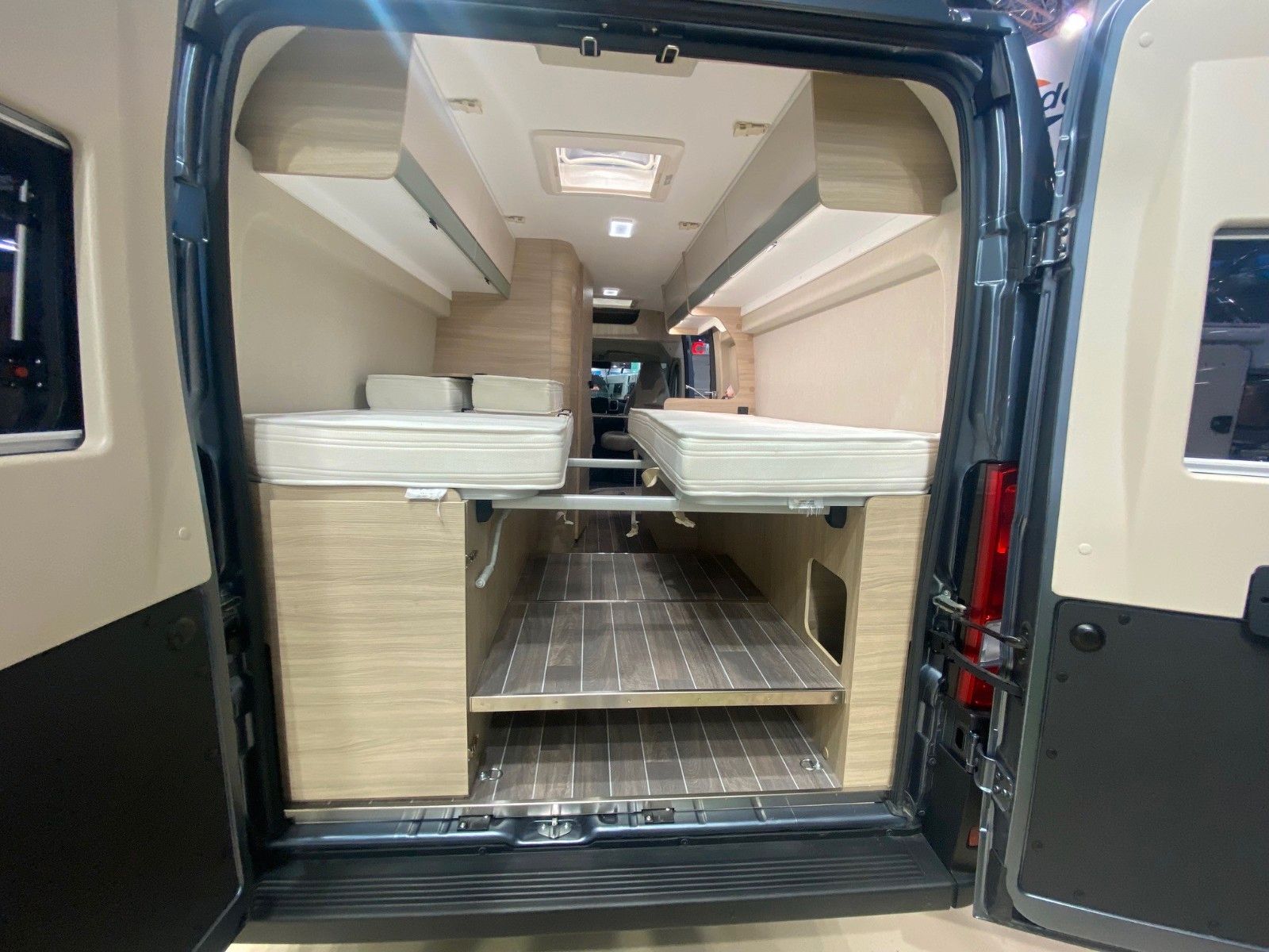 Fahrzeugabbildung Forster Livin´ up Pro V 636 EBL Vibe Edition *Autom.*Mar