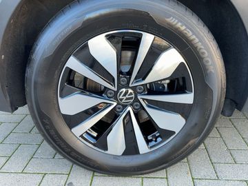 Volkswagen Tiguan - 12