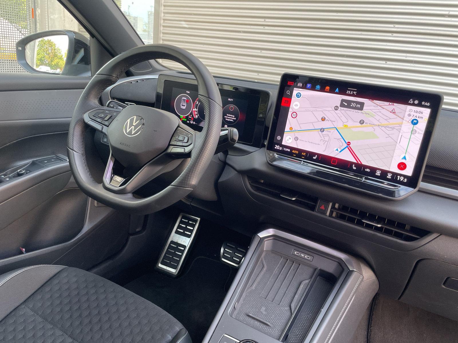 Volkswagen T-Roc 1.5 eTSI DSG R-Line NEUES MODELL MATRIX Hu