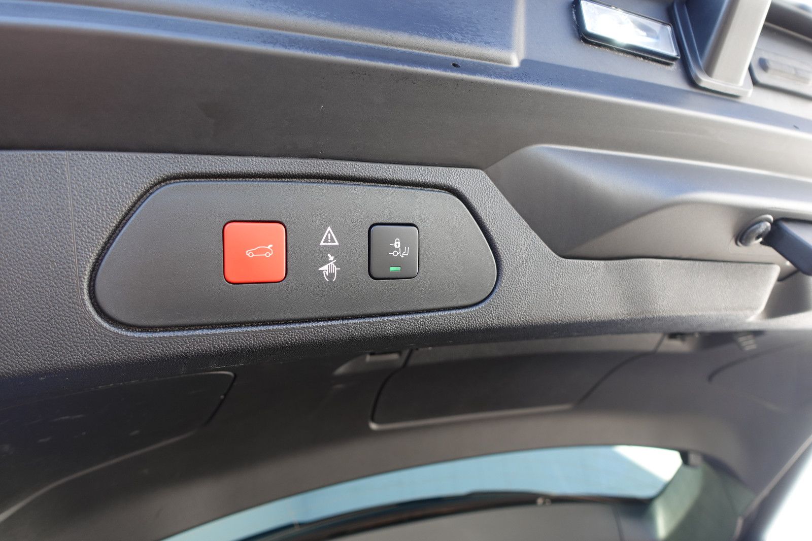 Fahrzeugabbildung Opel Grandland X 1.2Turbo AHK,Sitzh.,Navi,PDC,Kamera