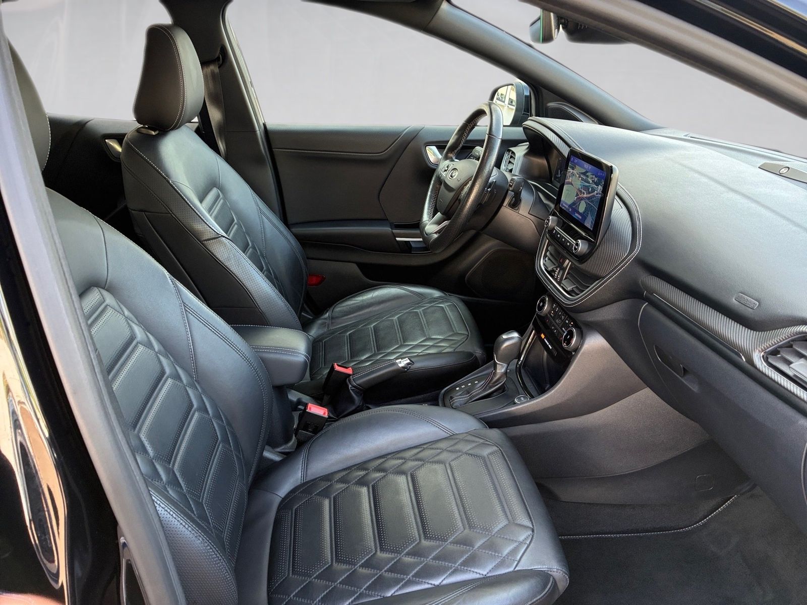 Fahrzeugabbildung Ford Puma 1.0 EcoBoost Automatik ST-Linie Vignale LED