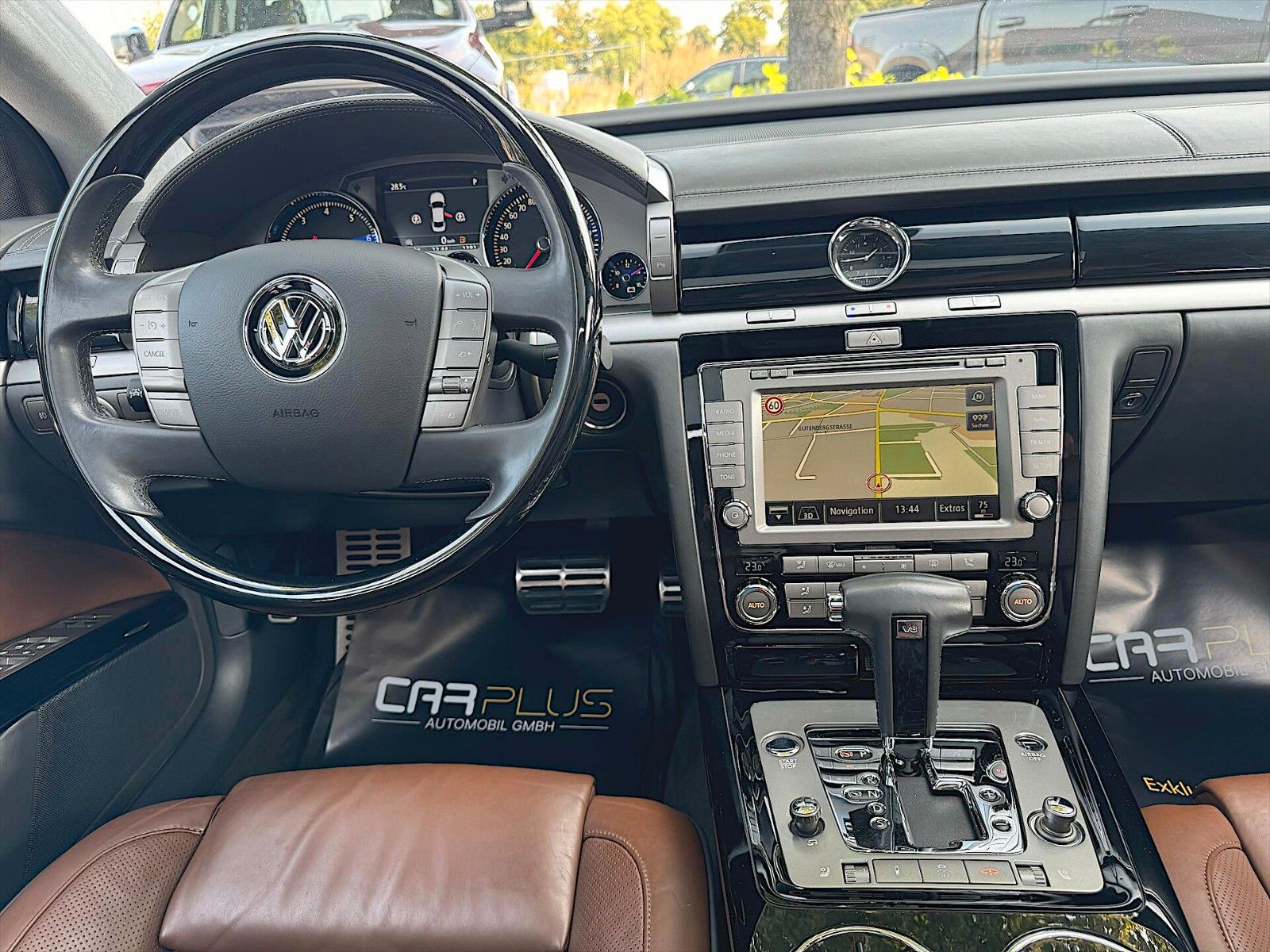 Fahrzeugabbildung Volkswagen Phaeton V8 4Motion Exclusive Individual Premium