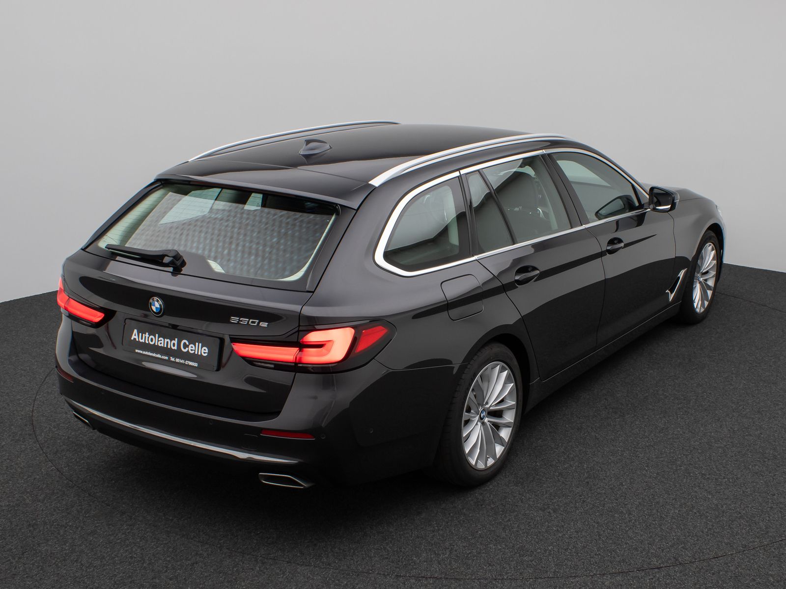 Fahrzeugabbildung BMW 530e  Luxury Line Kamera Laser HUD HiFi Komfort