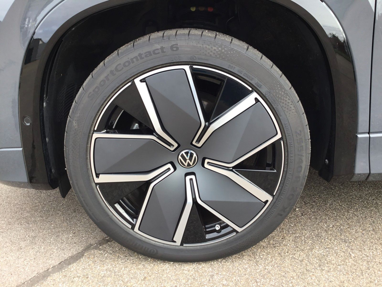Fahrzeugabbildung Volkswagen Tayron 2.0 TSI DSG 4M R-Line+7S+Pano+AHK+Headup