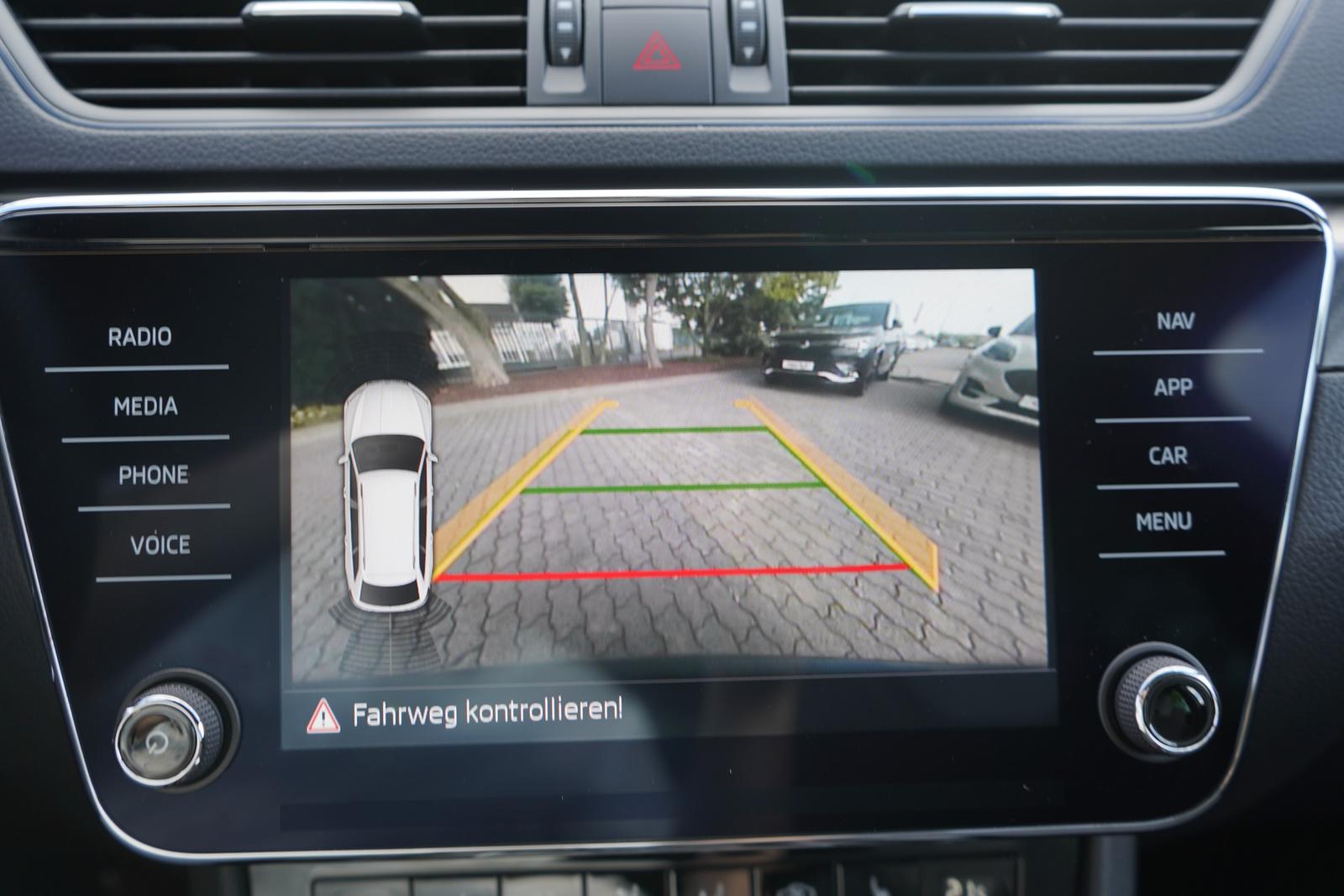 Skoda Superb Combi 2.0TSI Sportline DSG LED Panorama