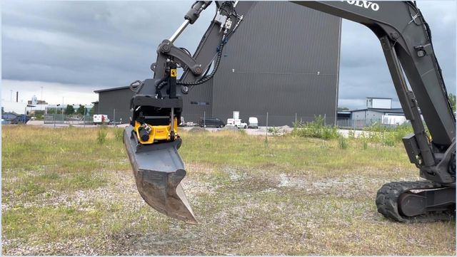 Volvo ECR 88 Plus mit Tiltrotator Engcon EC 209