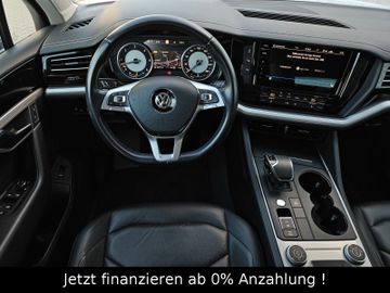 Volkswagen Touareg - 11