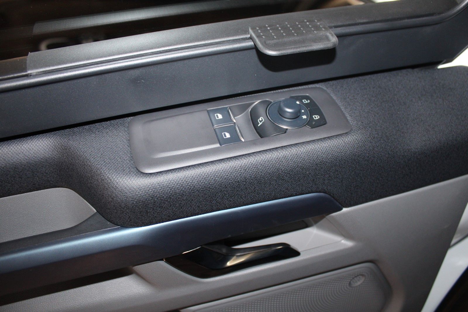 Fahrzeugabbildung Ford NUGGET L2 Active 40 JAHRE EDITION Aufstelldach