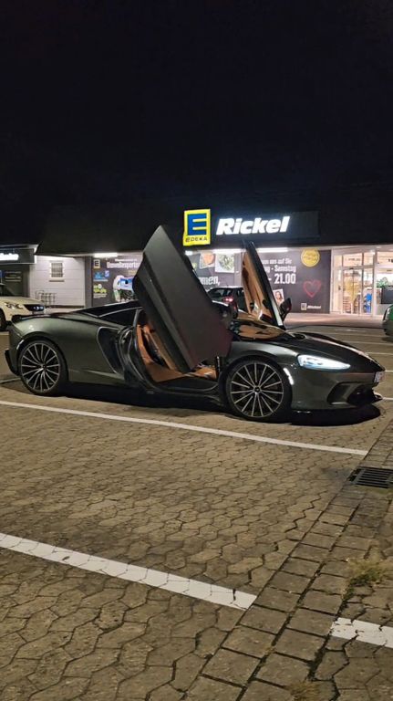 Image of McLaren GT