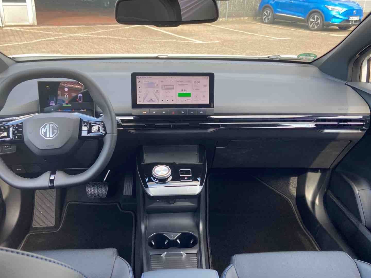 Fahrzeugabbildung MG MG4 Luxury Vorführwagen - inkl. Winterkompletträ