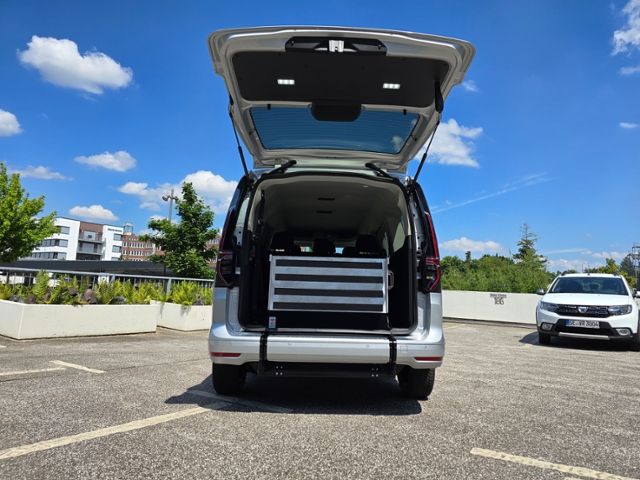 Fahrzeugabbildung Volkswagen Caddy Maxi Rollstuhltransport Heckeinstieg