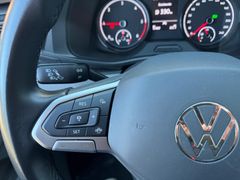 Fahrzeugabbildung Volkswagen T6.1 Caravelle Comfort DSG Rollstuhllift 8.Sitze