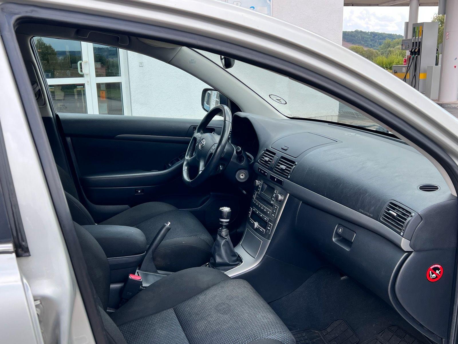 Toyota Avensis 2009 — photo 9