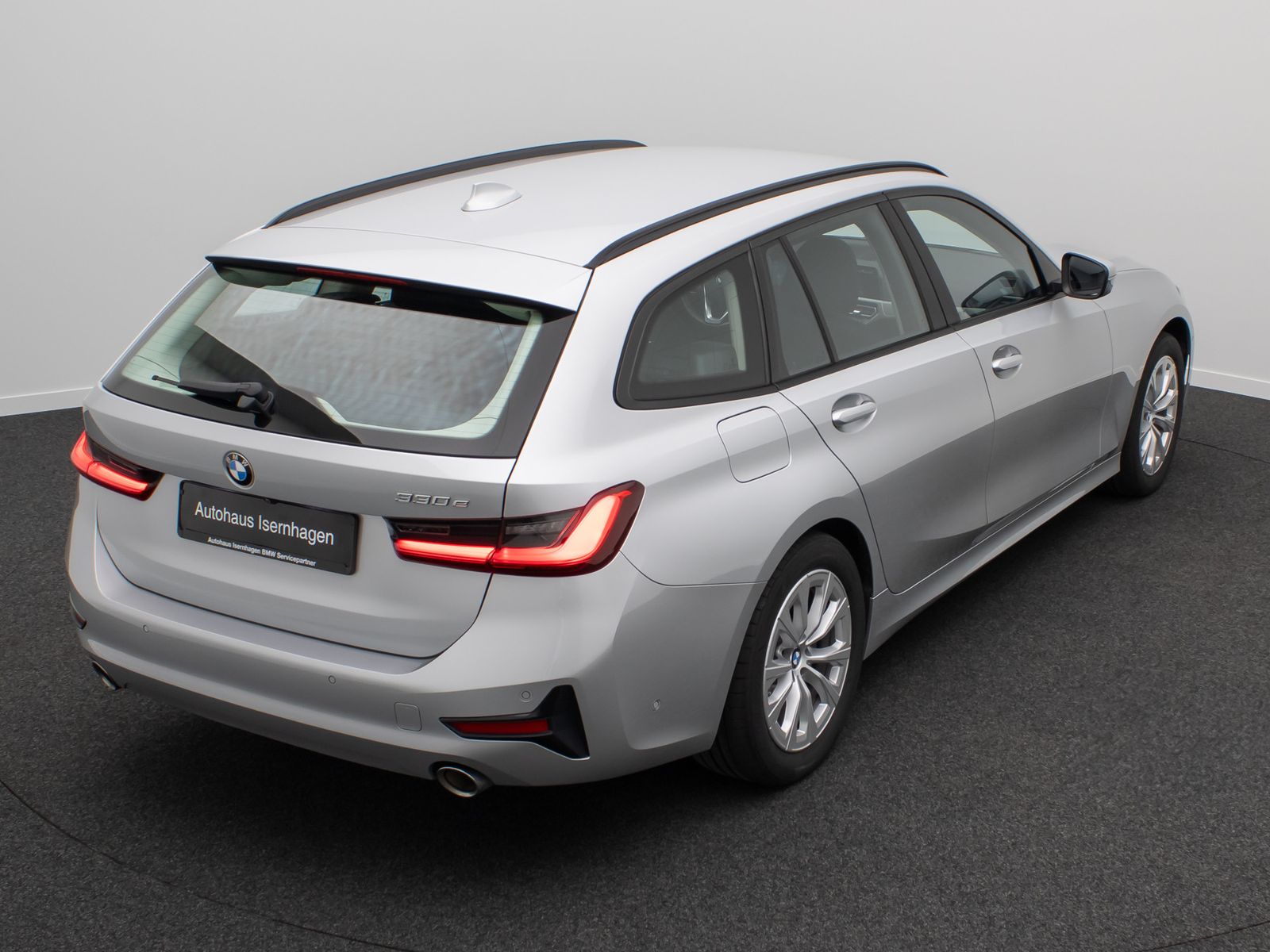 Fahrzeugabbildung BMW 330e Laser 360&deg;HUD DAB Komfort Alarm ACC AHK