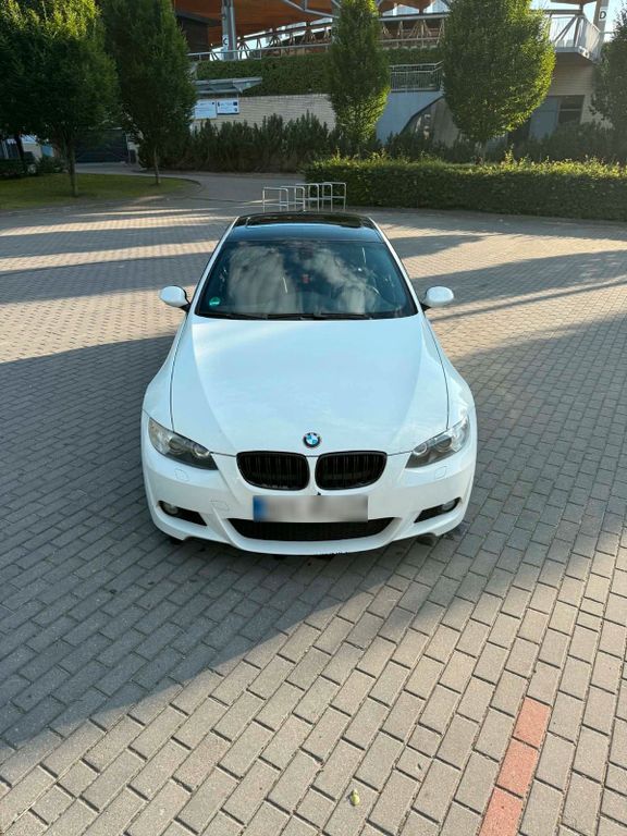 Image of BMW 320