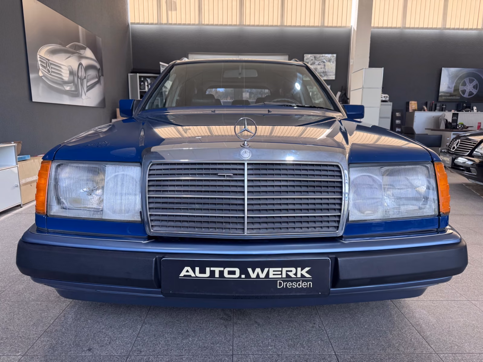 MERCEDES-BENZ E 230 132 ch BVA W124 - CLIM - CHAUFFAGE STATIONNAIRE - CUIR - ATTELAGE - 244600 km
