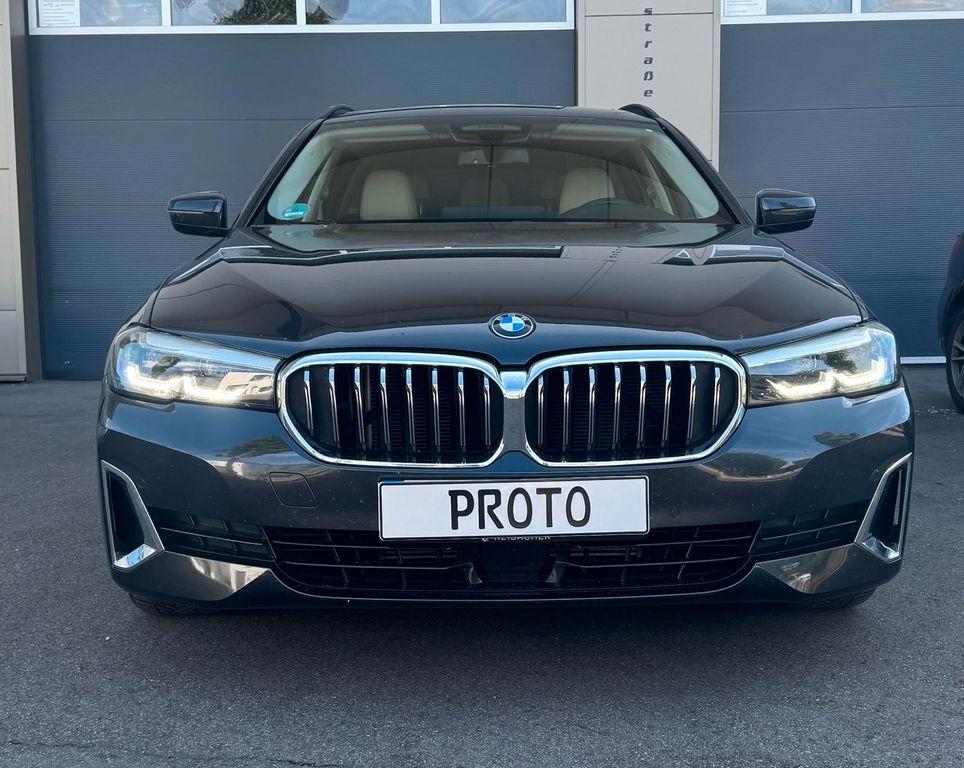 Image of BMW 530