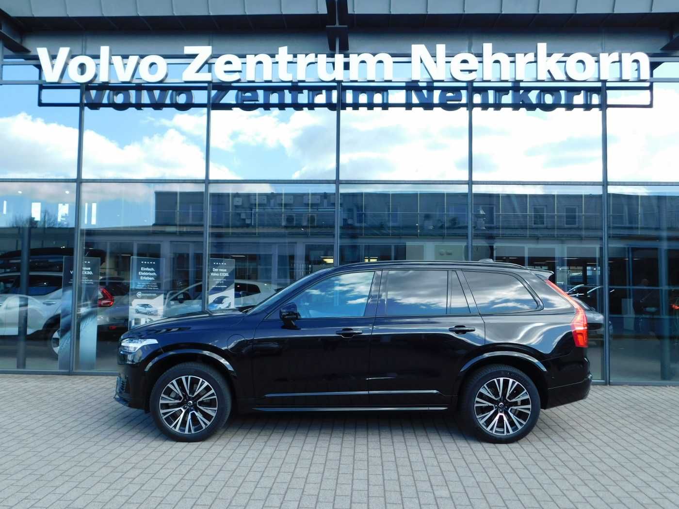 Fahrzeugabbildung Volvo XC90 Plug-In-Hybrid T8 AWD Plug-in Hybrid Plus D